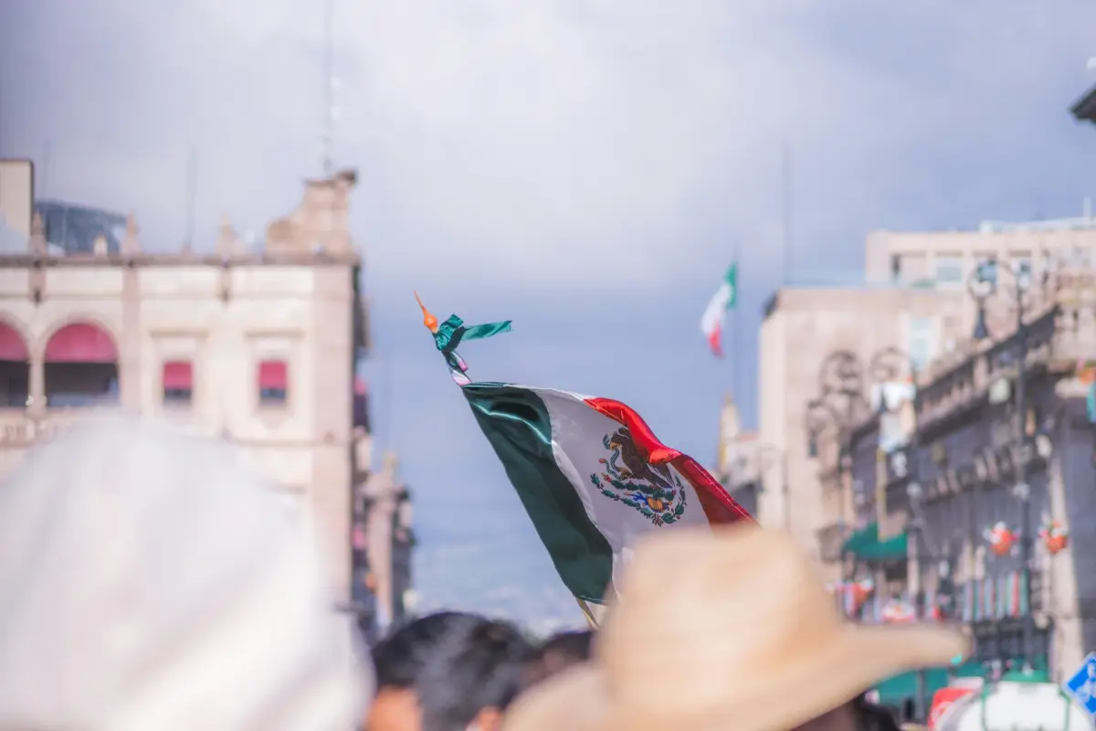 bandera de méxico durante celebración